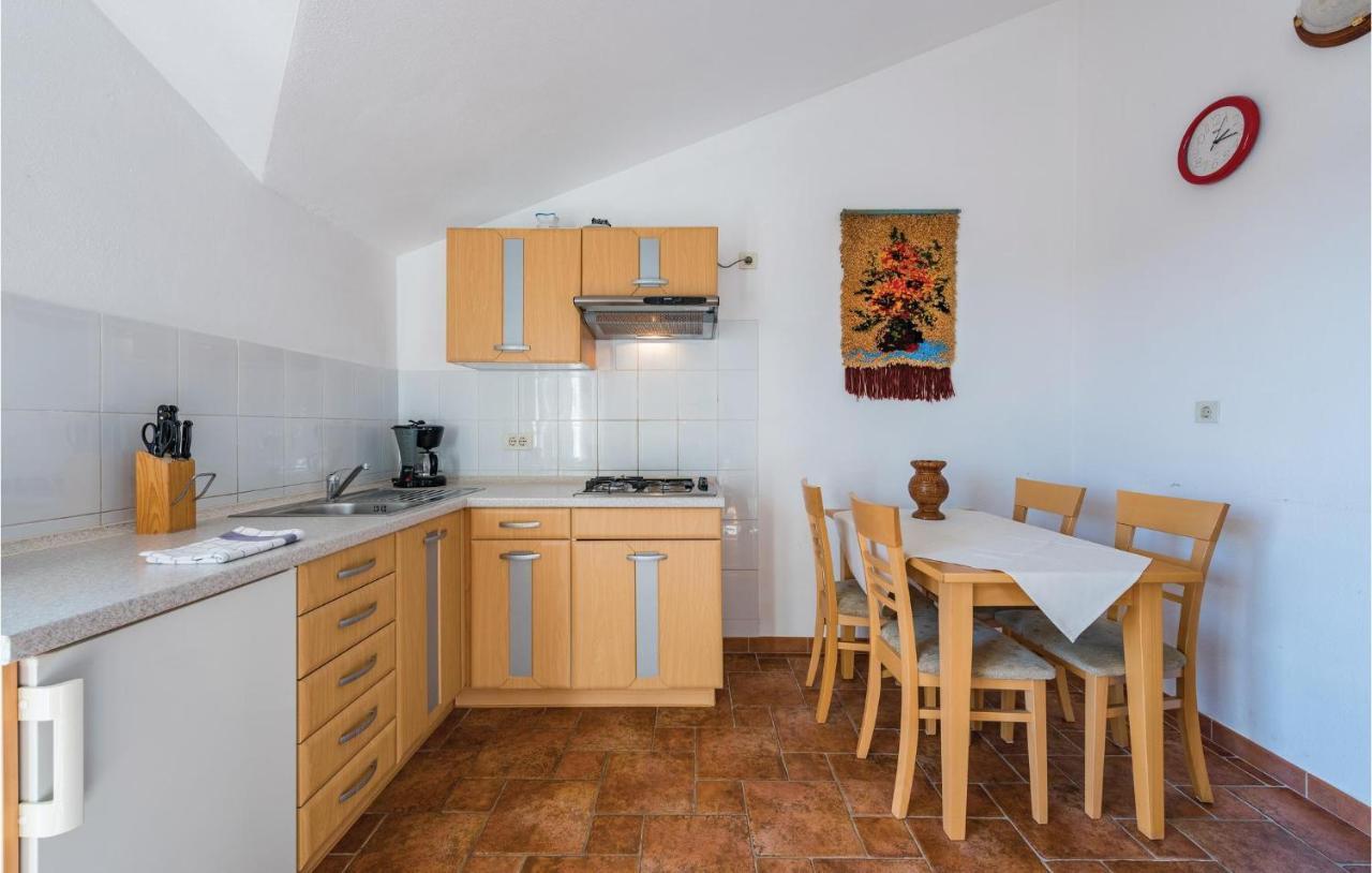 Awesome In With 2 Bedrooms *