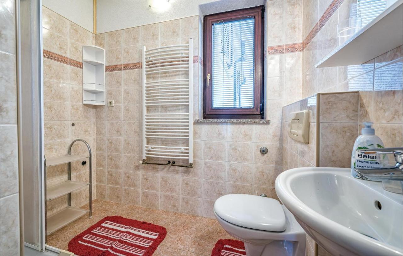 Awesome In With 2 Bedrooms *