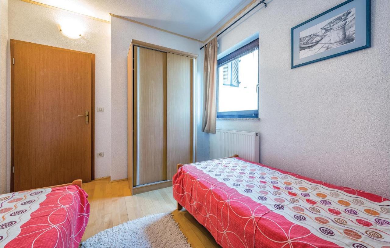 Apartment Awesome In With 2 Bedrooms